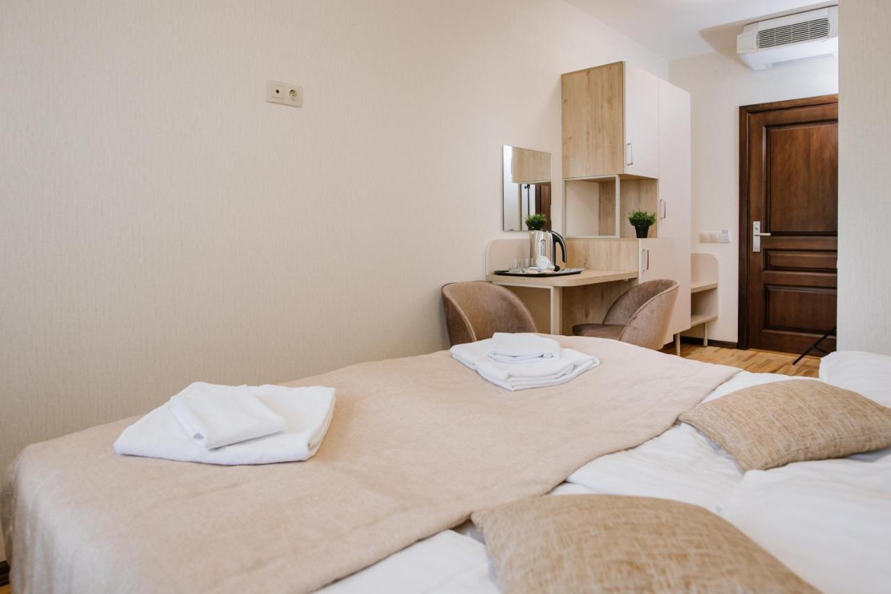Оранта Hotel Truszkavec Kültér fotó