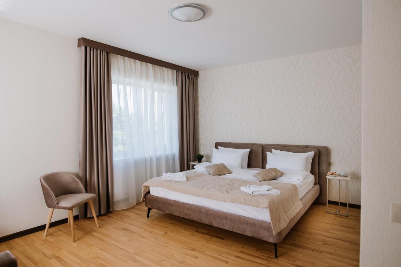 Оранта Hotel Truszkavec Kültér fotó