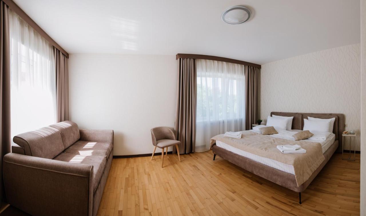Оранта Hotel Truszkavec Kültér fotó
