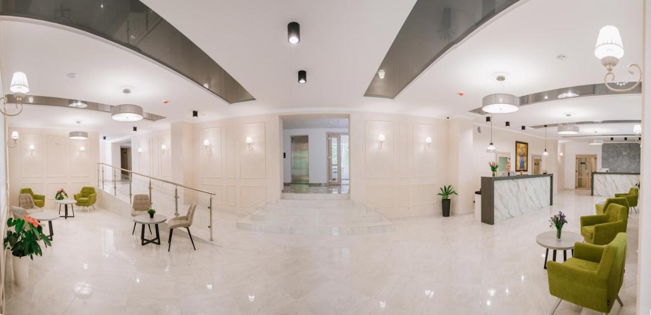 Оранта Hotel Truszkavec Kültér fotó