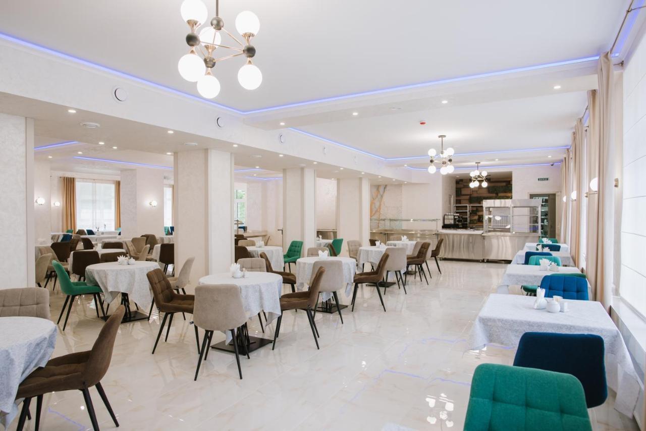 Оранта Hotel Truszkavec Kültér fotó