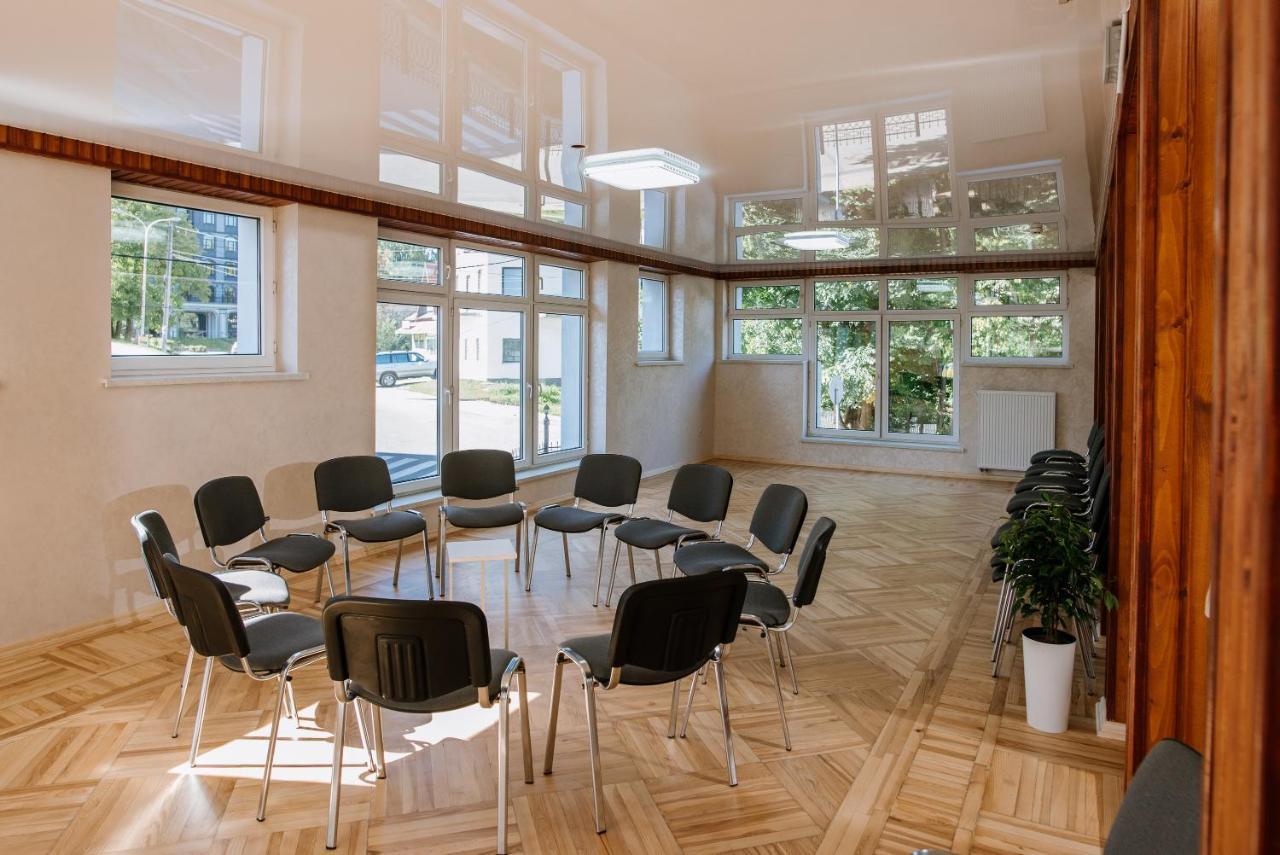 Оранта Hotel Truszkavec Kültér fotó